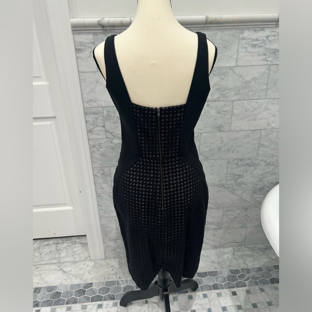 SZ 4 Maggy London LBD - Picture 3 of 4